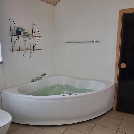 Luxury Activity House With Wellness And Enclosed Garden Ferienhaus *